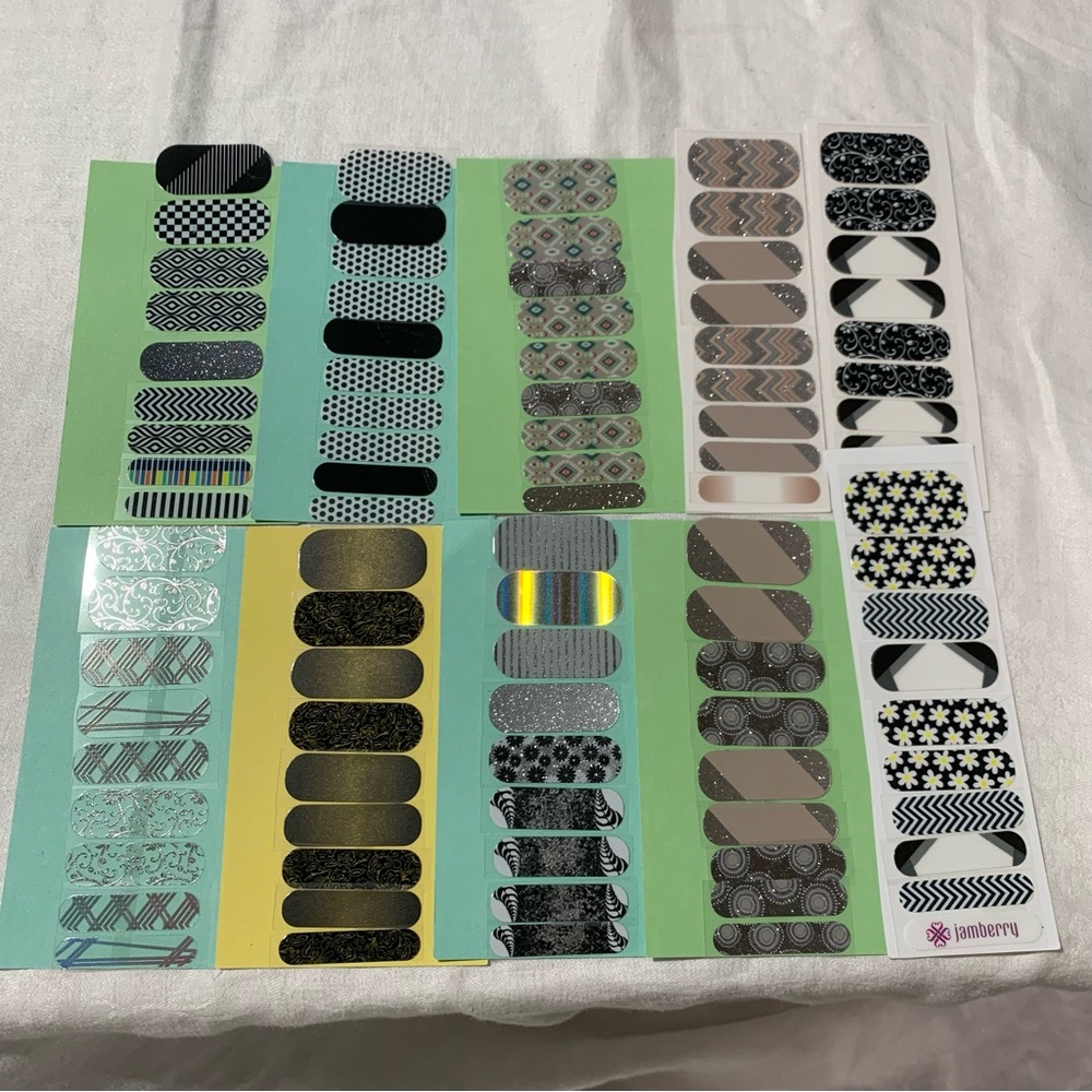 Jamberry Mixed Mani Nail Set, All New, 10 Half Sheets Nail Wraps, Black & White